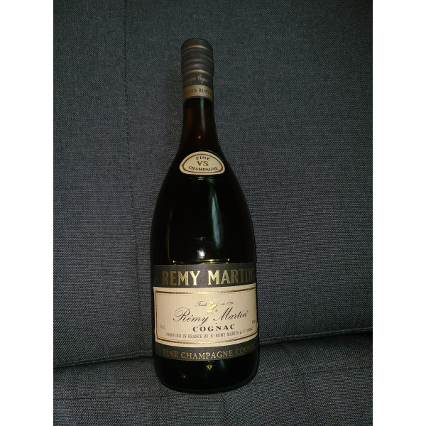 Remy Martin Cognac Remy Martin VS Fine Champagne Cognac 1970s.1