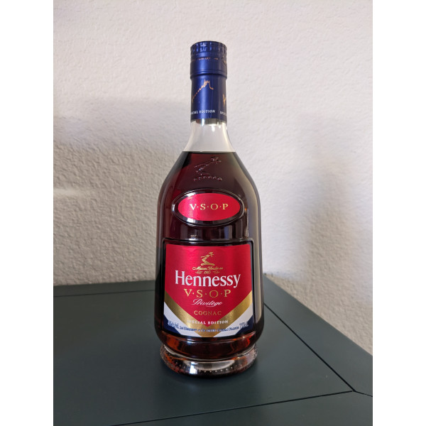 Hennessy Cognac Hennessy VSOP Privilège Cognac Honoring All Who Served Special Edition.1