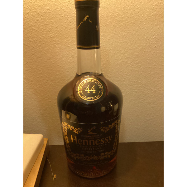 Hennessy Cognac In Honor of the 44th President, VS Limited Edition.1