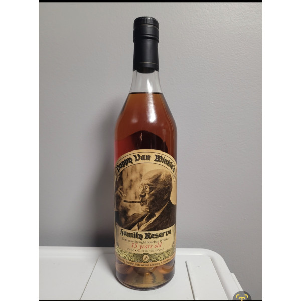 Old Rip Van Winkle Distillery Family Reserve 15 years old.1