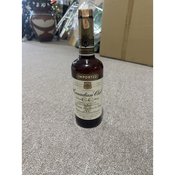 Canadian club  Canadian Club 6 Year Old Blended Whisky 1976.1