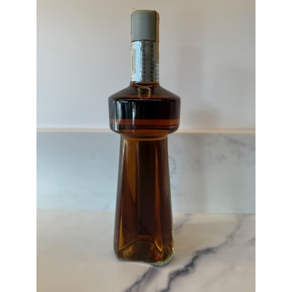 McGunness CN Tower Canadian Whiskey.2