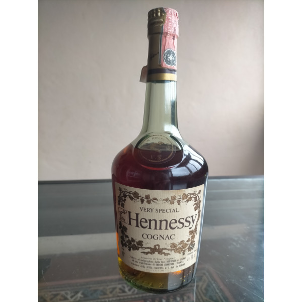 Hennessy Cognac Hennessy Very Special Cognac 70cl (1970s).1