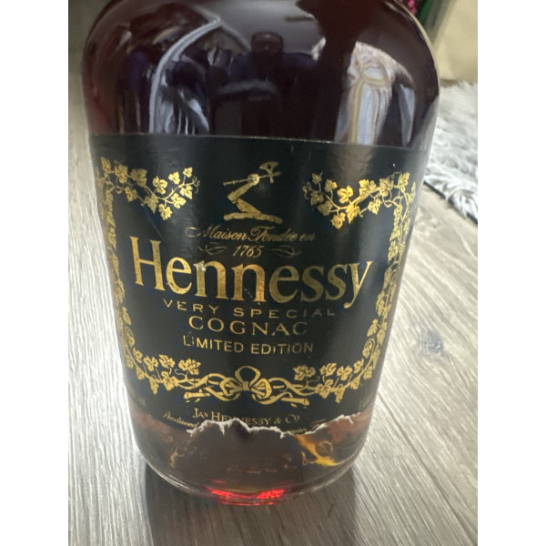 Hennessy Cognac Very Special Limited Edition in honor of the 44th President.5
