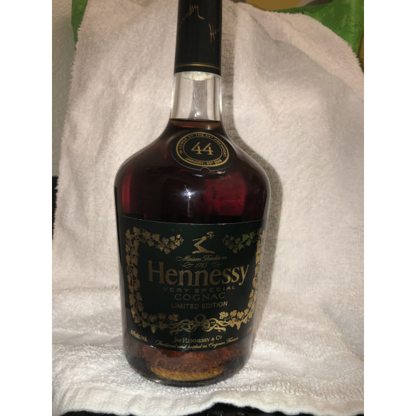 Hennessy Cognac Very Special Limited Edition in honor of the 44th president.1