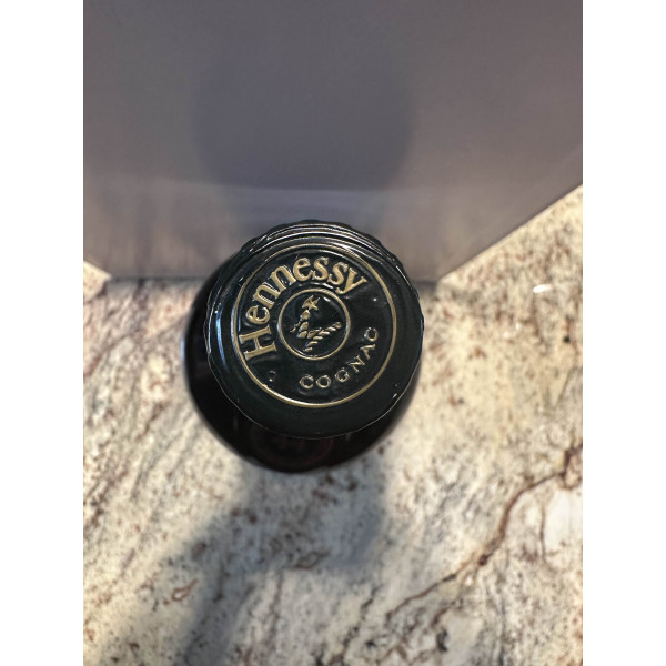Hennessy Cognac Hennessy Cognac Very Special in honor of the 44th President limited edition.4