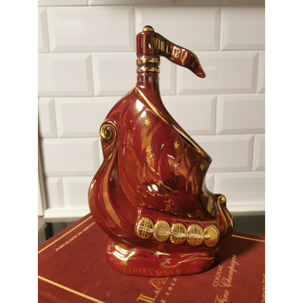 Larsen Cognac Invincible Porcelaine Ship Red Fine Champagne  .1