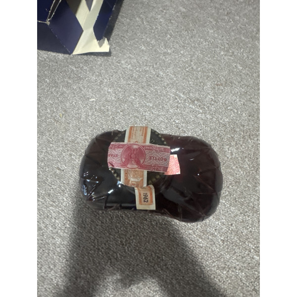 Crown royal Seagram's Crown Royal Fine De Luxe Blended Canadian Whisky 1962.4