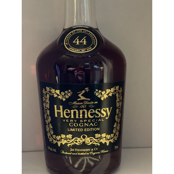 Hennessy Cognac Limited edition very special cognac \'in honor of the 44th president\'.5