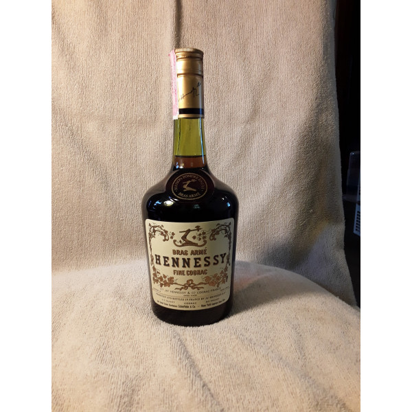 Hennessy Cognac Bras armé 1970s.1