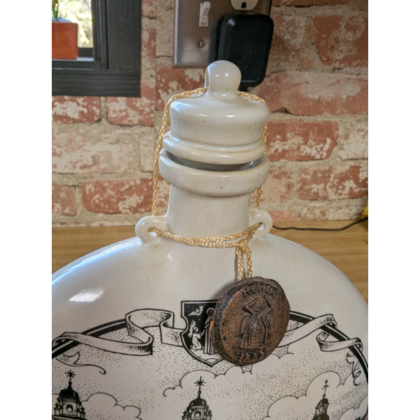  Kryshtal Minsk Harelka Vodka Ceramic Decanter 1L 1990s.3