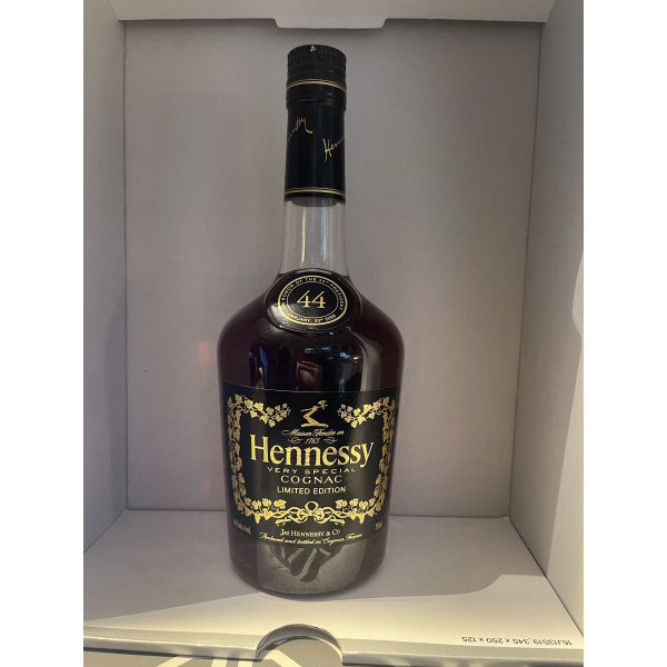 Hennessy Cognac Limited edition very special cognac \'in honor of the 44th president\'.1
