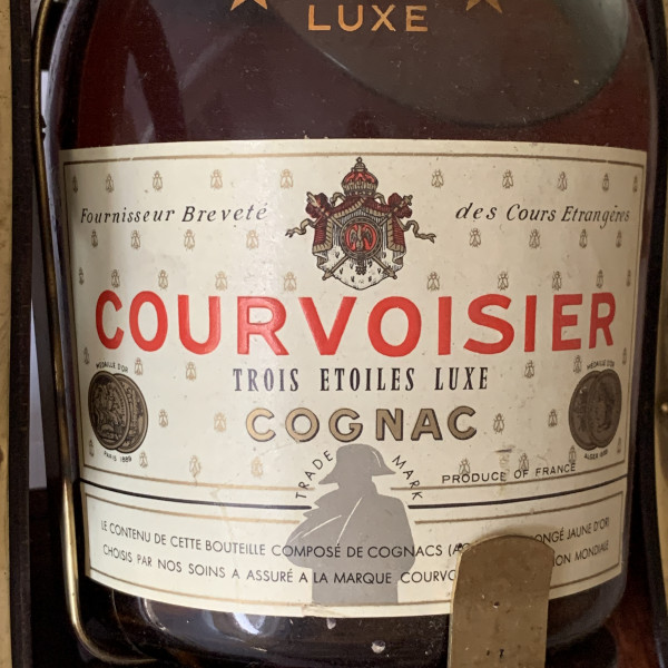 Courvoisier Cognac Luxe 3 star Cannon cradle.5