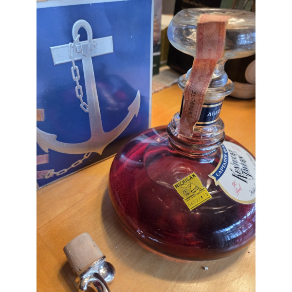 Kentucky Tavern Kentucky Tavern 8 Year Old Captain's Quart Bourbon Whiskey 1 Quart 1960s.3