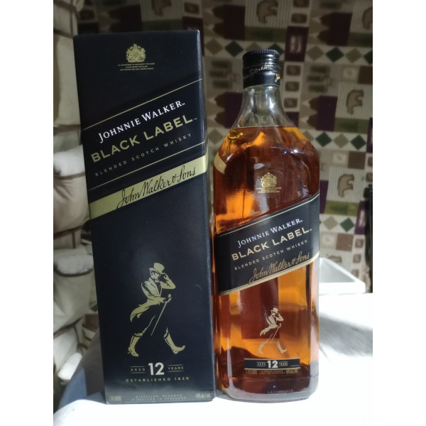 Johnnie Walker  Black Label 12 year Blended Scotch Magnum 1.75 l.1