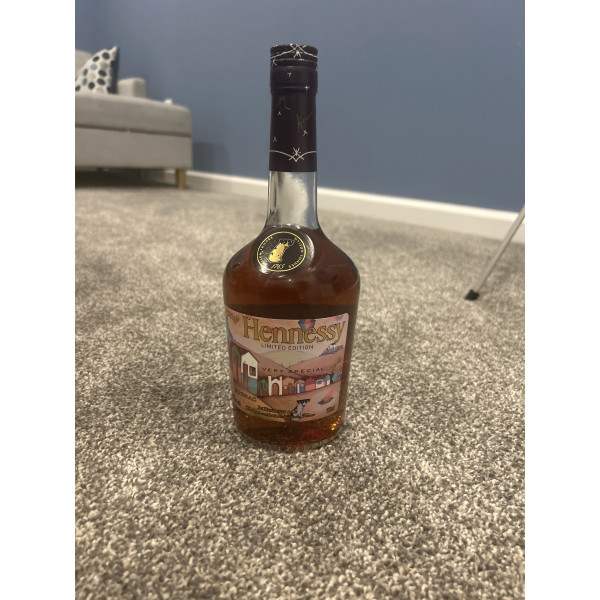 Hennessy Cognac VS Edition Os Gemeos.1