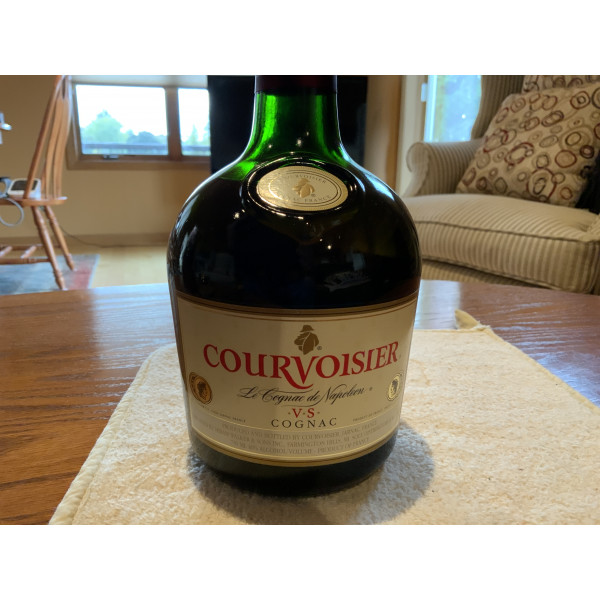 Courvoisier Cognac Courvoisier V.S. Le Cognac de Napoléon 750ml 1990s.5
