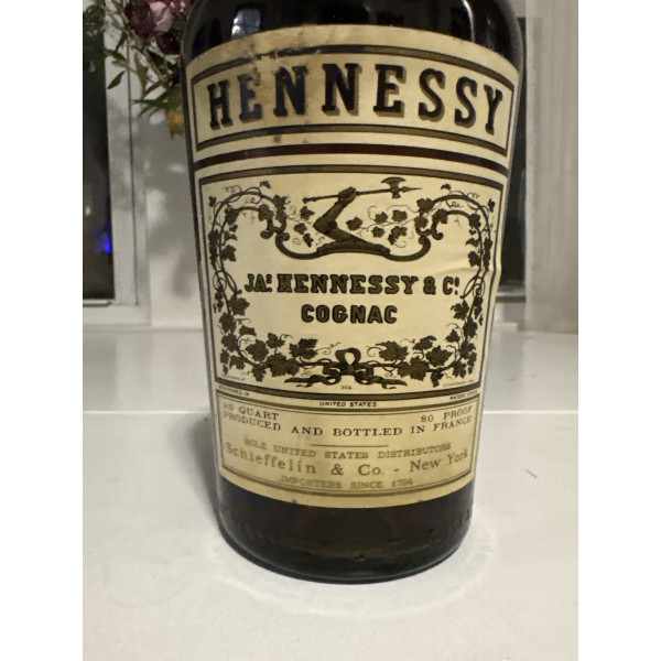 Hennessy Cognac Bras Armé.5