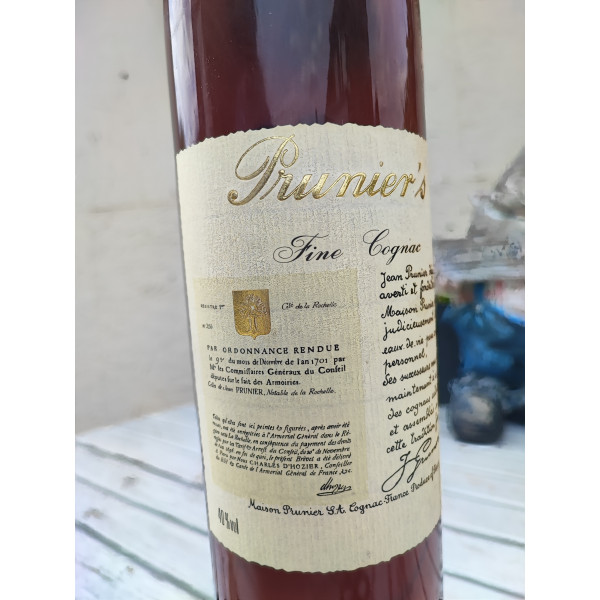 Prunier Cognac Fine cognac with an intagrated tap.5
