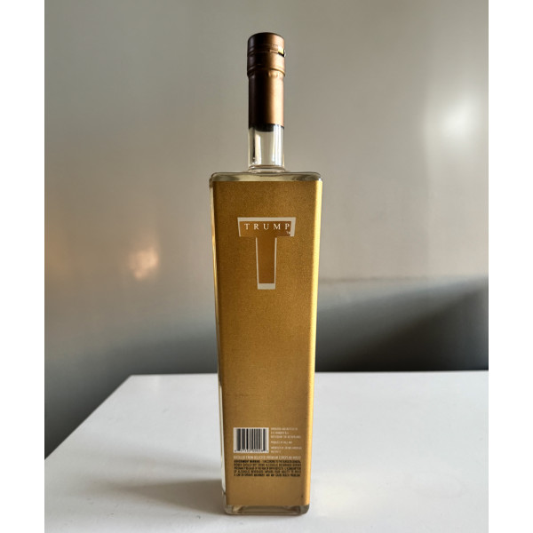 TRUMP / A.H. WANDERS B.V. Trump The World's Finest Super Premium Vodka 1L.2