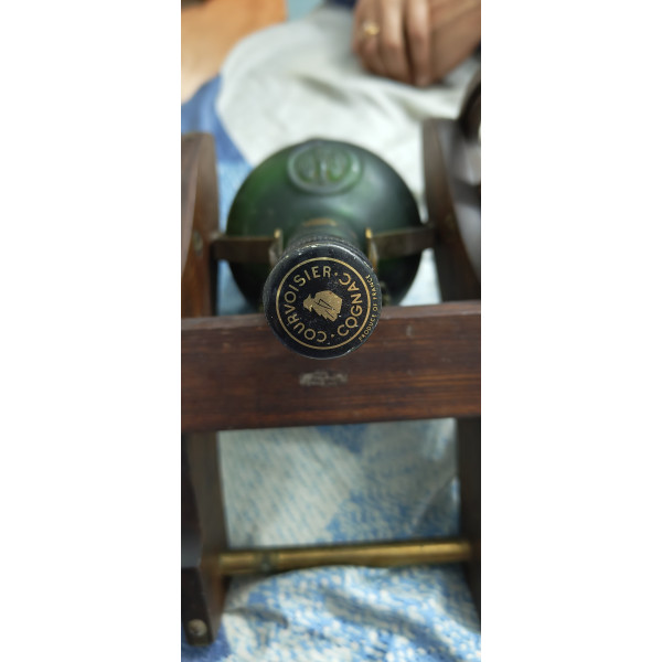 Courvoisier Cognac VSOP with cannon craddle.4