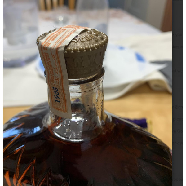 Seagram\'s Seagram's Crown Royal De Luxe Canadian Whisky 1.14L 1968.3