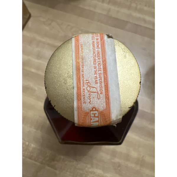 Gooderham’s Gooderham's 15 Year Old Canadian Centennial Rare Old Whisky 1967.4