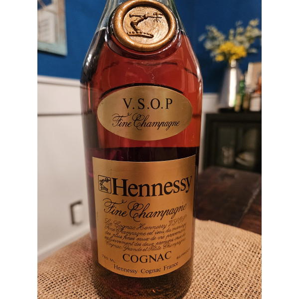 Hennessy Cognac V. S. O. P..5