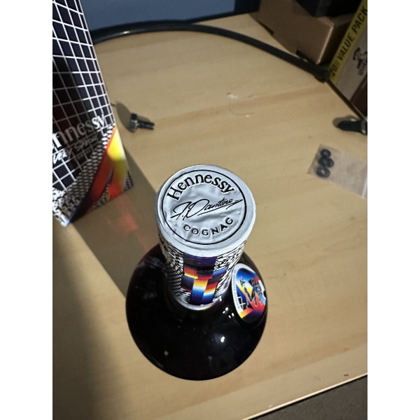 Hennessy Cognac Hennessy V.S. Limited Edition by Felipe Pantone.4