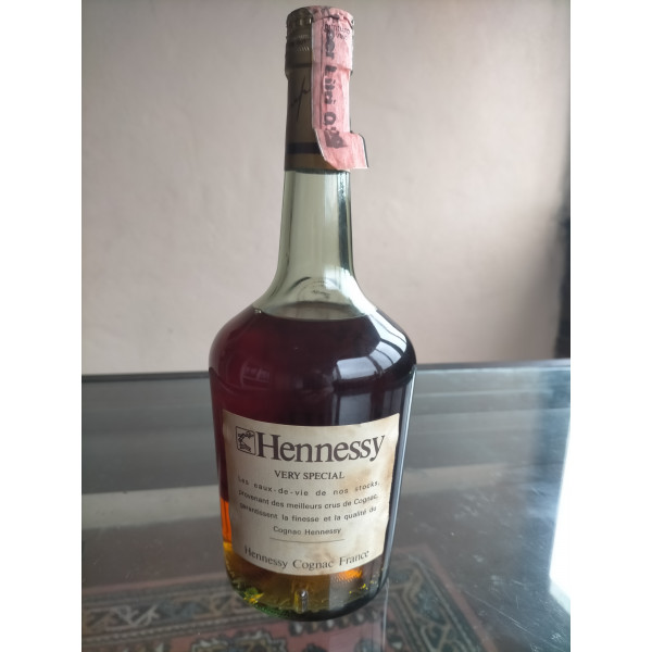 Hennessy Cognac Hennessy Very Special Cognac 70cl (1970s).2