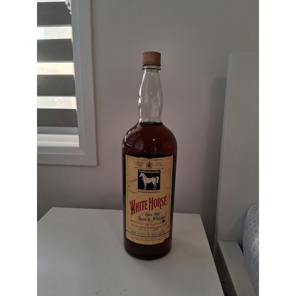 White Horse White Horse Fine Old Scotch Whisky 750ml 1970s.1