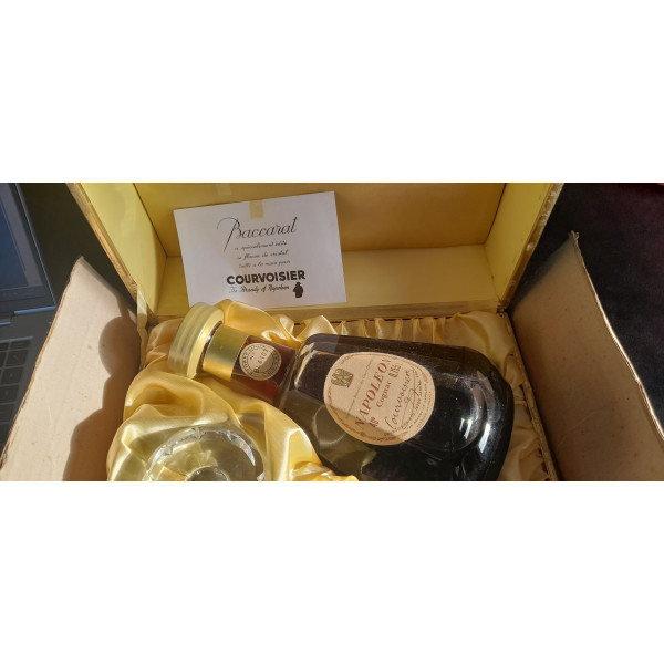 Courvoisier Cognac Courvoisier Napoléon Cognac Baccarat Crystal Decanter 1950s.2