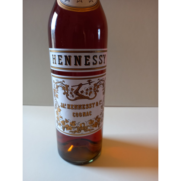 Hennessy Cognac Hennessy, 3 stars.2