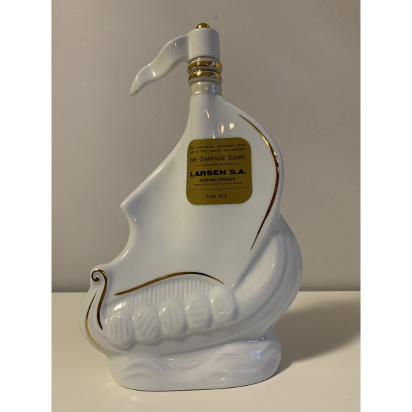 Larsen Cognac Invincible.2