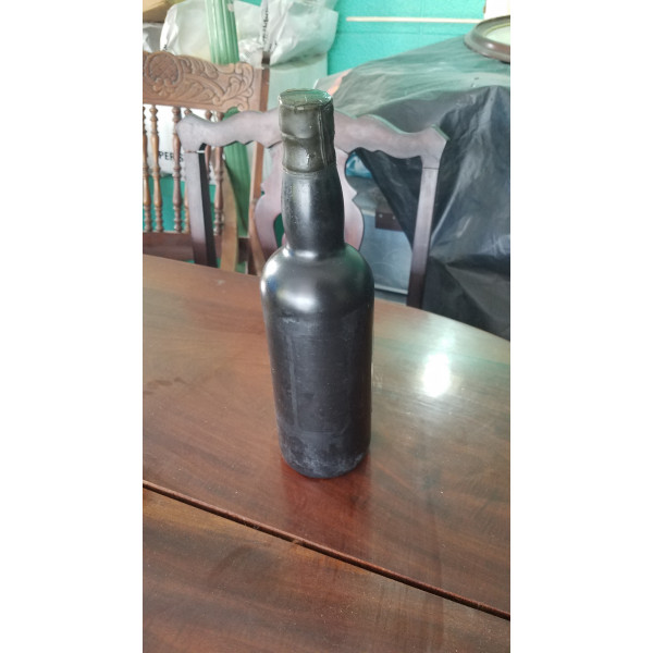 Wray and Nephew  Wray and Nephew 25 Year Old Commemorative Rum.2