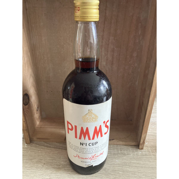 Pimm’s limited Vintage Limited No. 1 cup 1970s.1