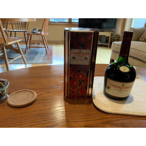 Courvoisier Cognac Courvoisier V.S. Le Cognac de Napoléon 750ml 1990s.1