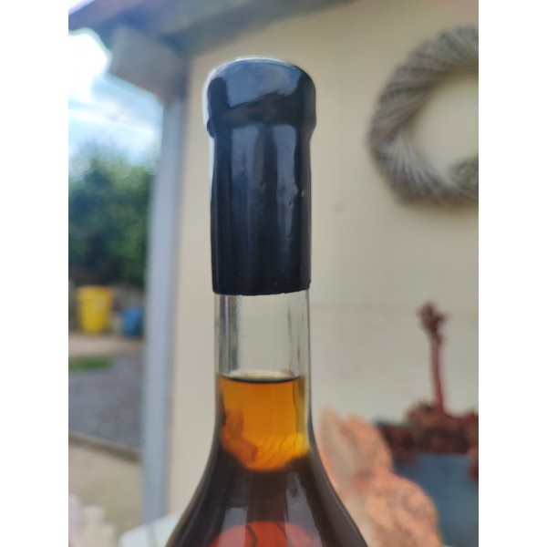 Prunier Cognac Fine cognac with an intagrated tap.3