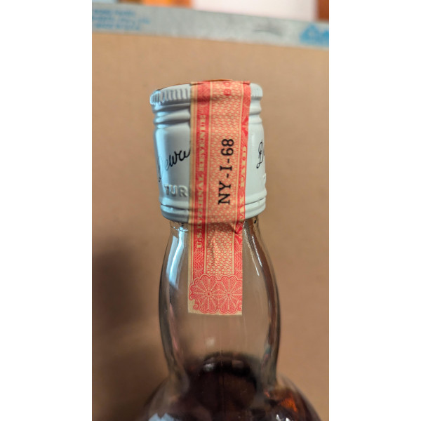 John Dewar\'s and Sons White Label.4