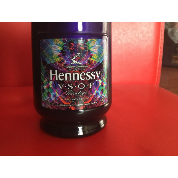 Hennessy Cognac VSOP privilege limited edition by Carnovsky.5