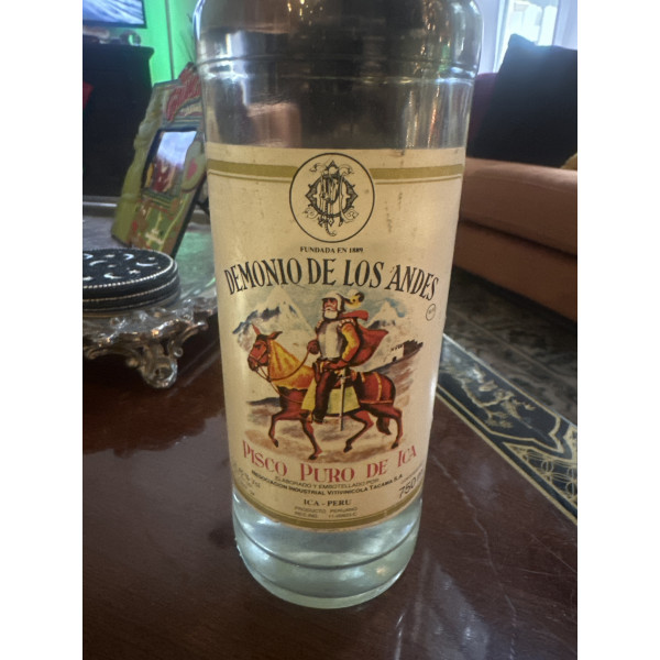 Demonio de los andes Pisco puro de Ica.5