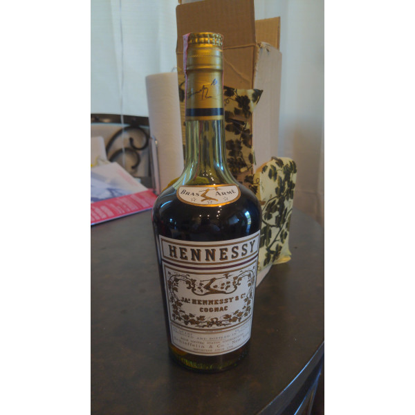 Hennessy Cognac Bras Arme.1