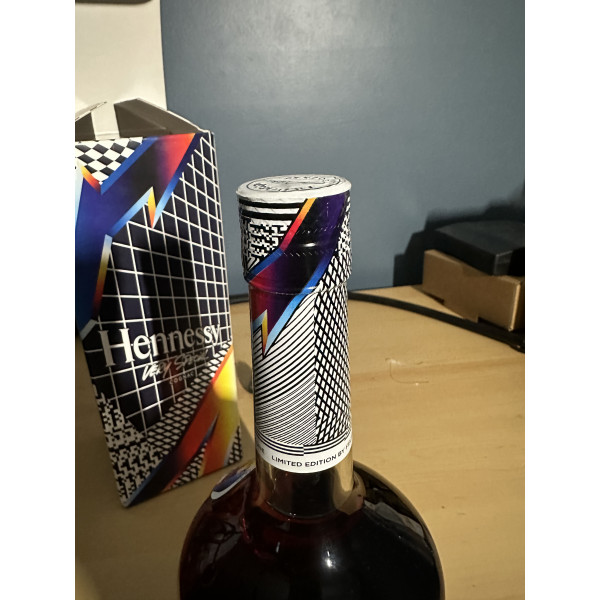 Hennessy Cognac Hennessy V.S. Limited Edition by Felipe Pantone.3