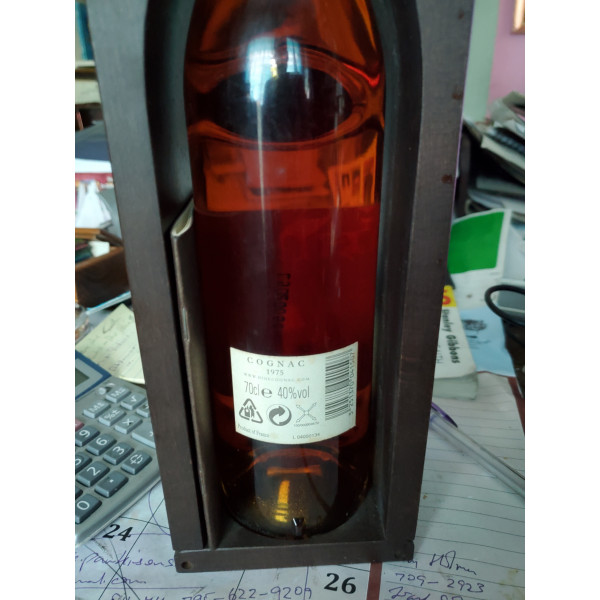 Hine Cognac 1975 Cognac .3