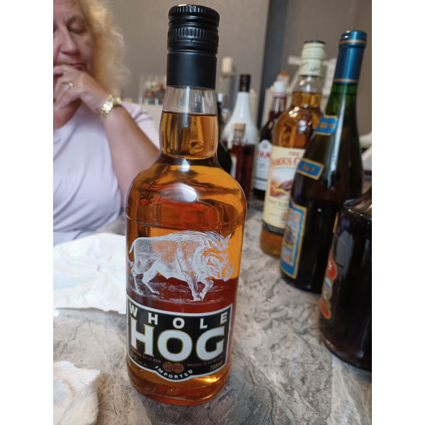 Whole Hog Whole Hog Premium Gold Rum 70cl 1980s.5