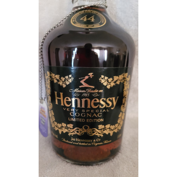 Hennessy Cognac  Limited Edition VS in Honor of the 44th President.5