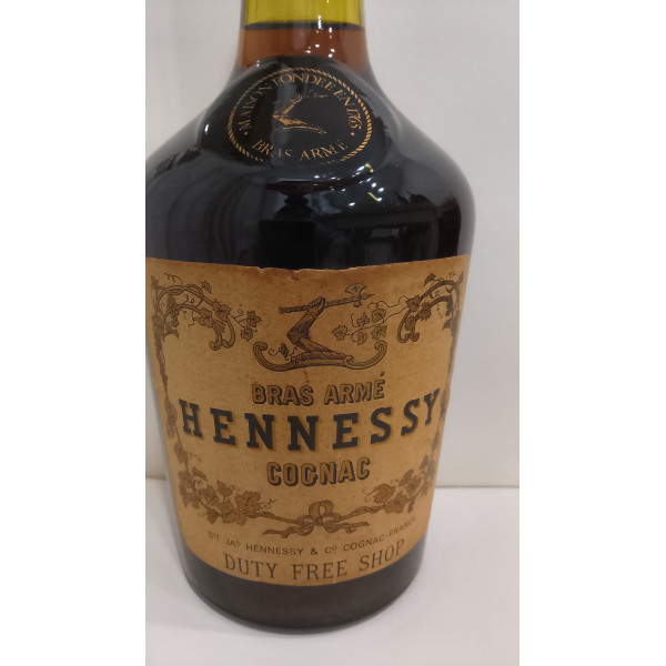 Hennessy Cognac Hennessy Bras Armé Cognac Duty Free 1970s.5