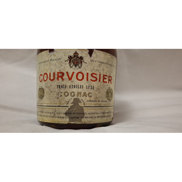 Courvoisier Cognac Trois Etoiles Luxe.5