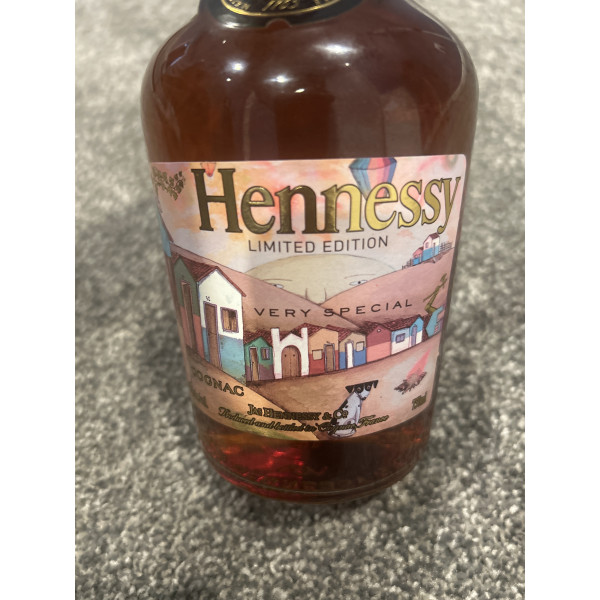 Hennessy Cognac VS Edition Os Gemeos.5