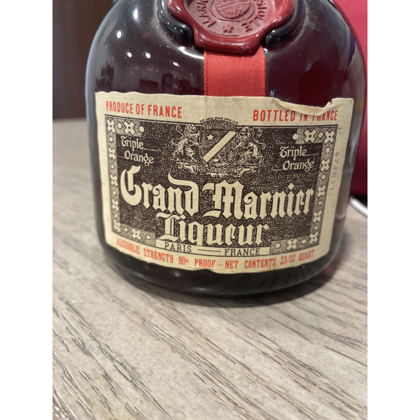 Marnier-Lapostolle Grand Marnier Cordon Rouge Liqueur 23/32 Quart 1980s.5